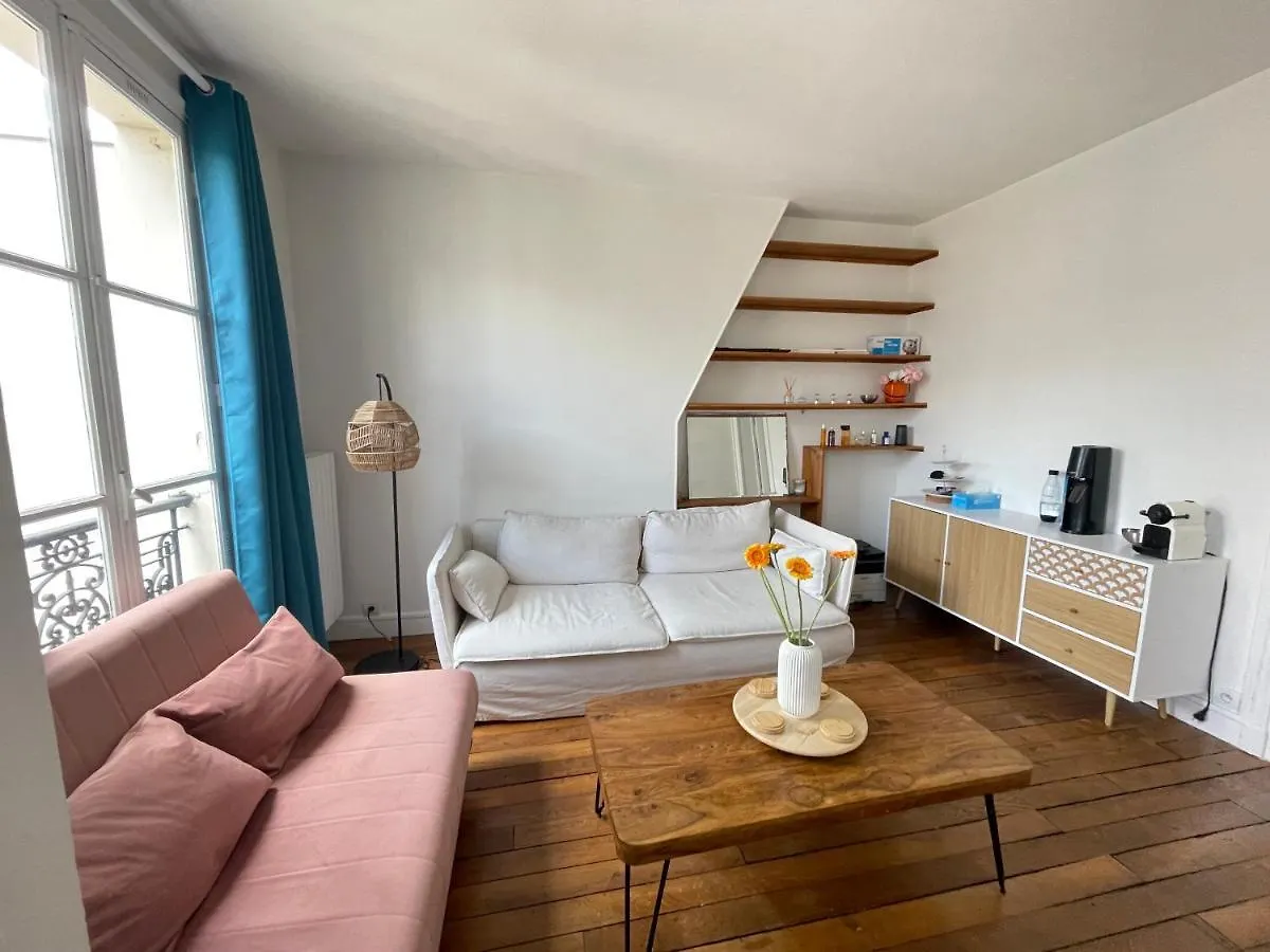 Cosy 45 M2 Flat In The Center Of Paris contacts